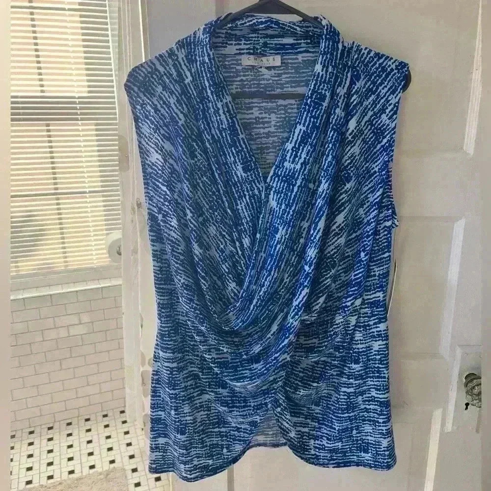 NWT Chaus New York blue and white ruffled neck flowy business‎ sleeveless blouse